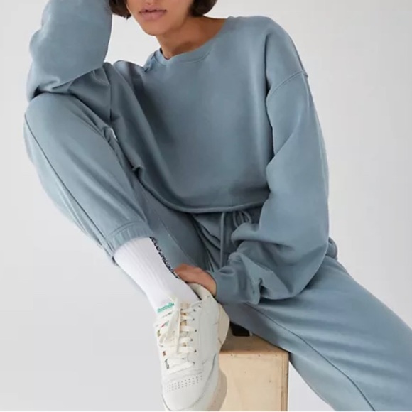 Aritzia TNA cozy af fleece sweatshirt & short set - Picture 3 of 11